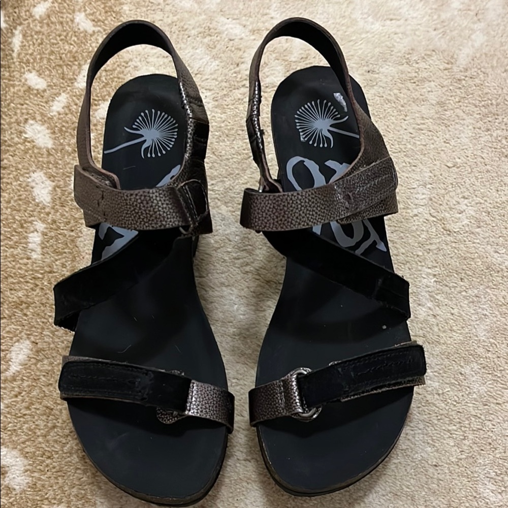 OTBT Wavey Sandals
